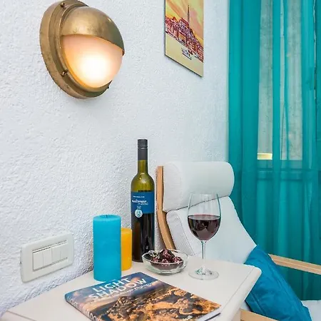 Blue Boat Ровинь