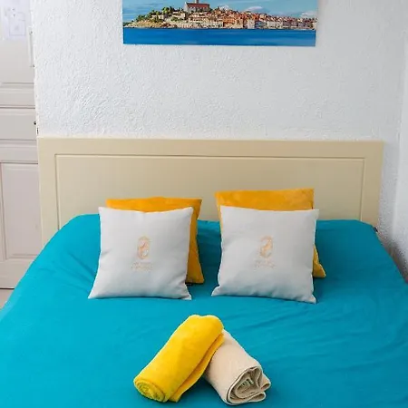 Blue Boat Apartment *