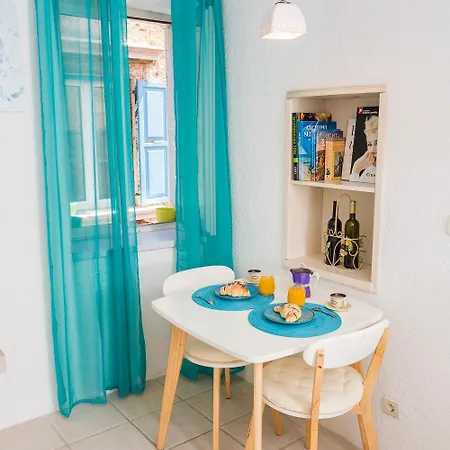 Blue Boat Apartment *
