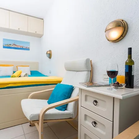 Blue Boat Apartment *