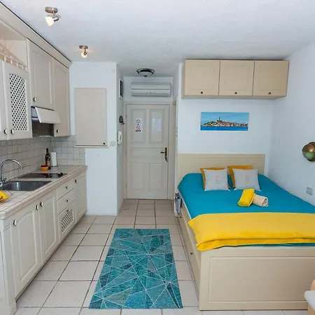 Apartment Blue Boat *